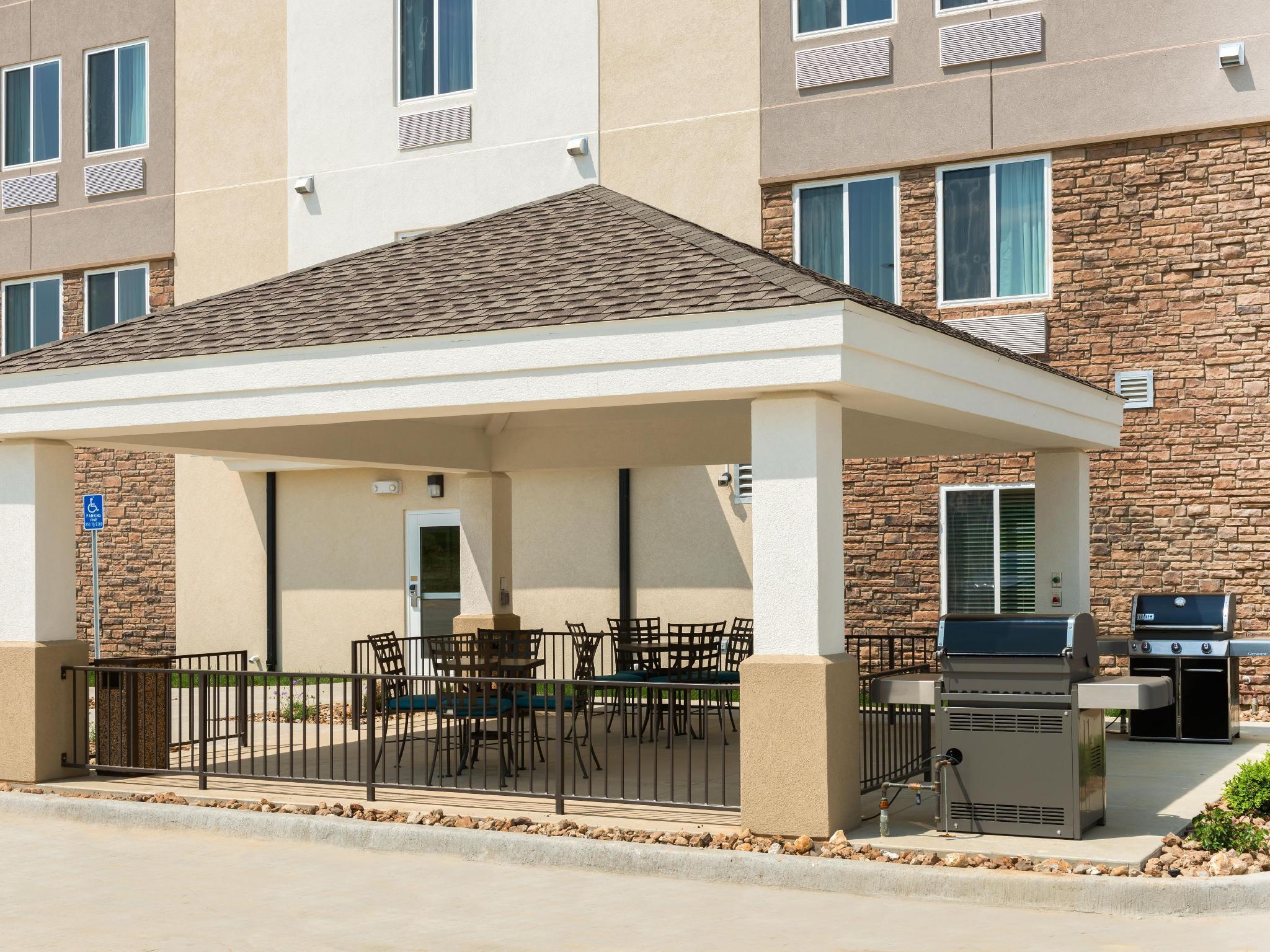 Candlewood Suites Columbia Hwy 63 & I-70 By Ihg Exterior foto